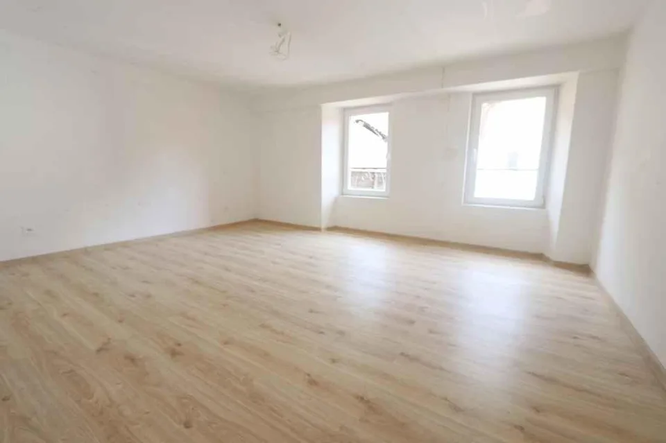 3 1/2-Zimmer-Wohnung im Erdgeschoss / Appratamento di 3 1/2 locali...