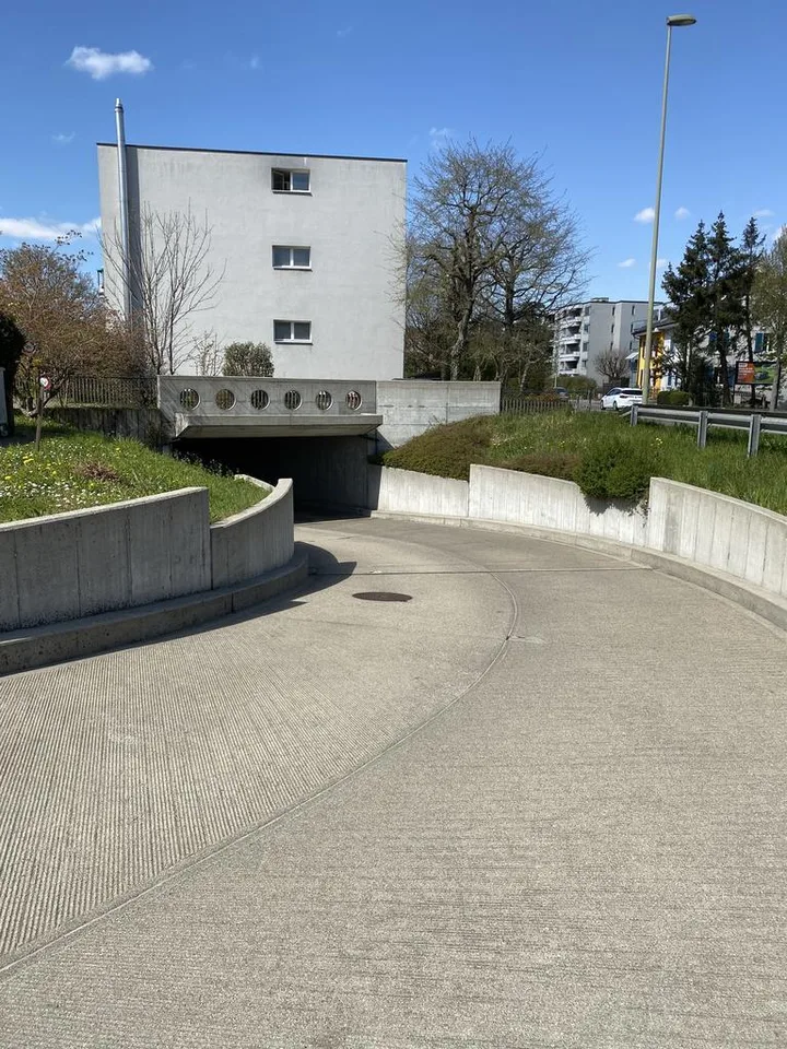 Einstellhallenplätze in Muttenz zu vermieten!