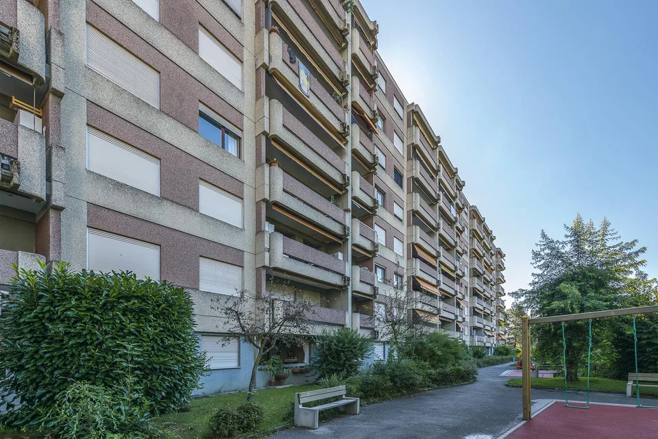 Places de parc intérieures pour véhicule électrique