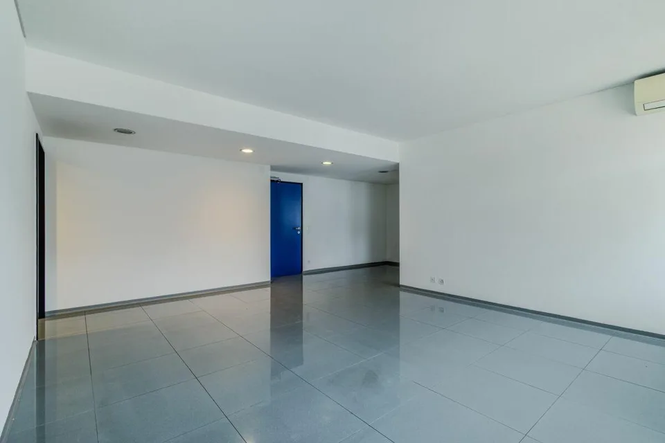 Ufficio in centro a Chiasso vis-a-vis la stazione FFS