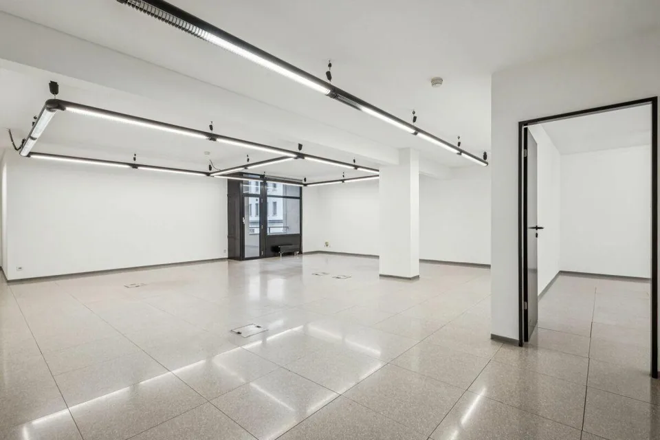 Ufficio in centro a Chiasso vis-a-vis la stazione FFS