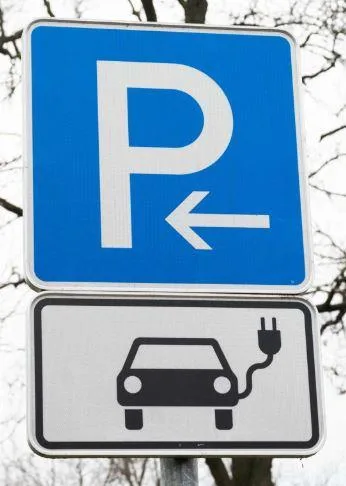 Zentrumsnahe Einstellhallenparkplätze mit E-Mobilitäts-Möglich