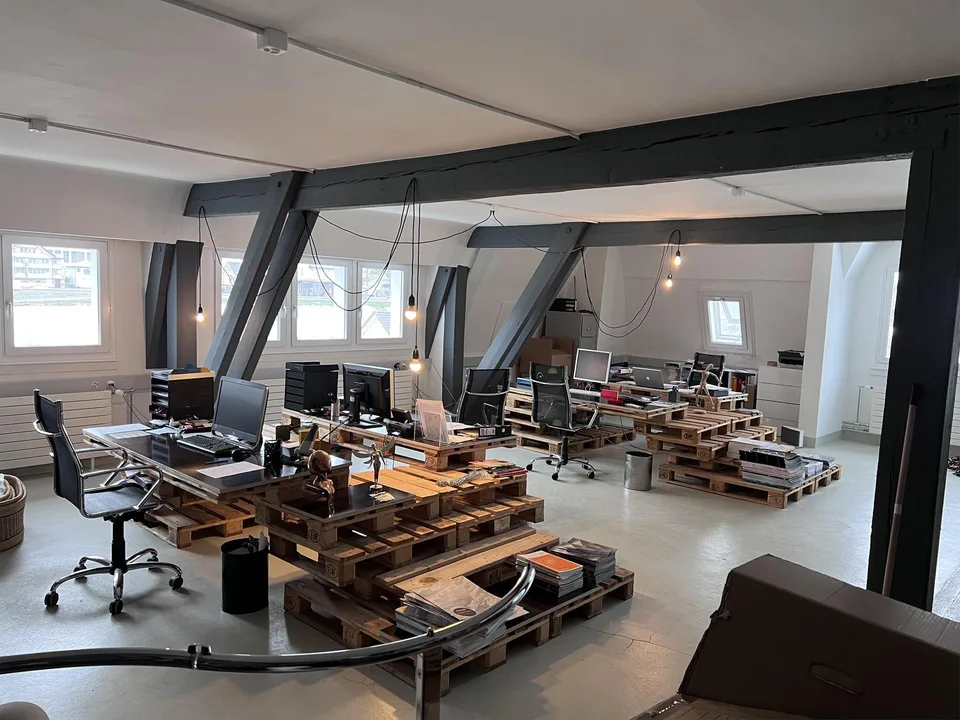 141 m2 - Büro mit Dachstockfeeling und eigener Terrasse