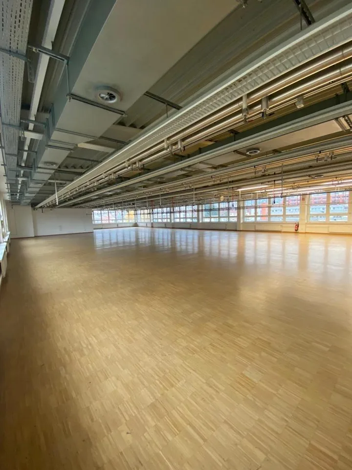 700m2  Büro /Gewerbe/ Verkauf / Produktions-/Lagerfläche