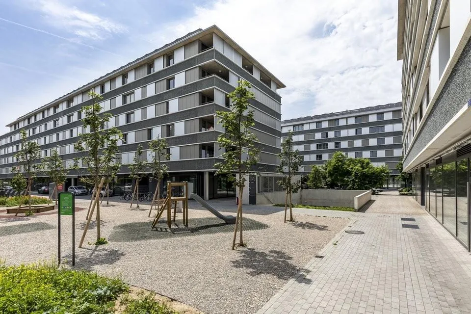 Quartier en pleine expansion, belle arcade de 42 m2, au gré du preneur
