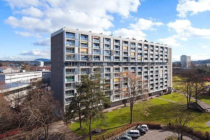 Mehrere Einstellhallenplätze à je CHF 100.00 zu vermieten