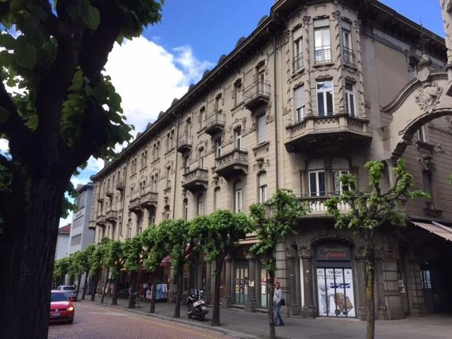 Il tuo negozio nel centro in un palazzo storico! Wow!