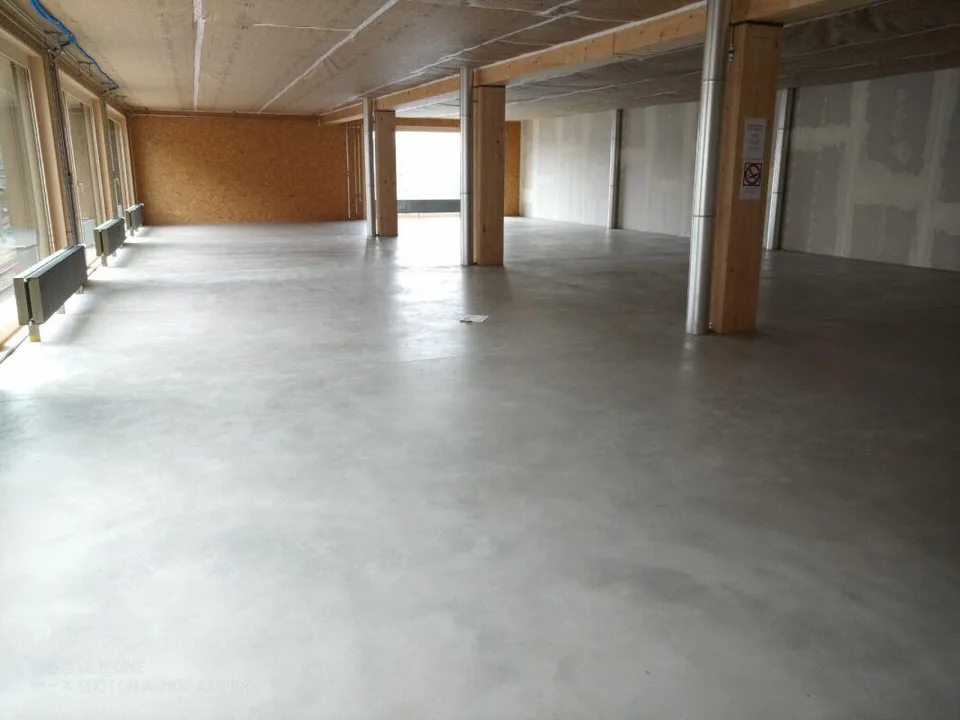 Neubau Büro-/Gewerberaum mit guter Warenlogistik