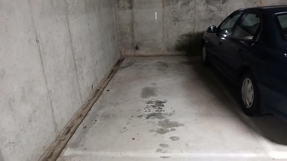 Motorradeinstellhallenplatz zu vermieten