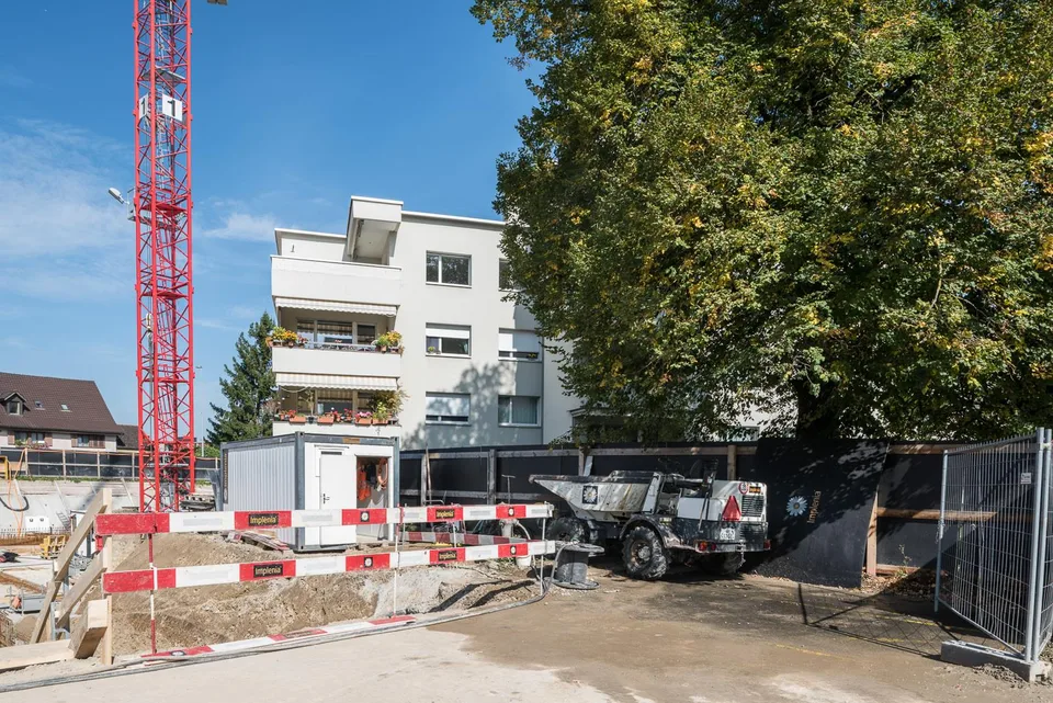 Suchen Sie einen Einstellplatz in Fällanden ? Wir haben mehrere !