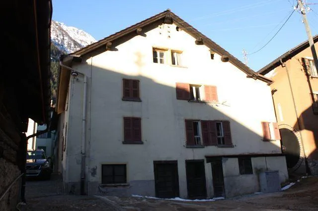 10-Zimmer-Einfamilienhaus / casa con 10 locali