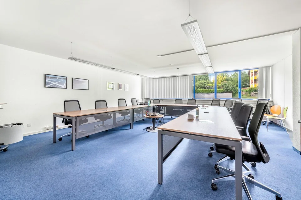 Ihr Produktionsstandort mit hoher Halle, grossen Toren, hoher Boden... – photo 7 sur 9