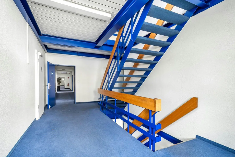 Ihr Produktionsstandort mit hoher Halle, grossen Toren, hoher Boden...