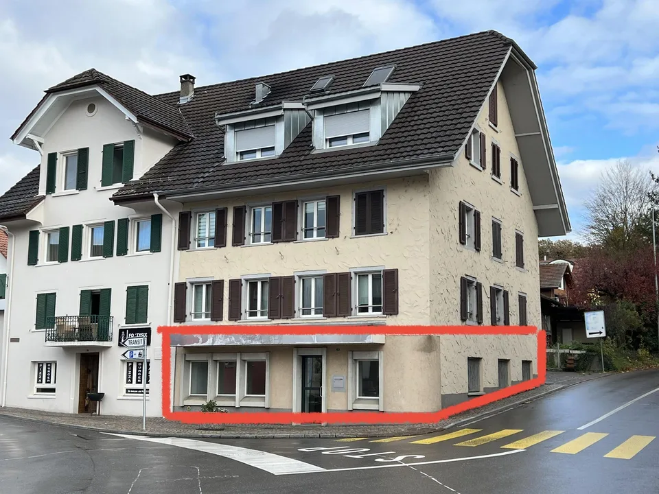 Grosser und geräumiger Gewerberaum/Büro an zentraler Lage in Mellingen