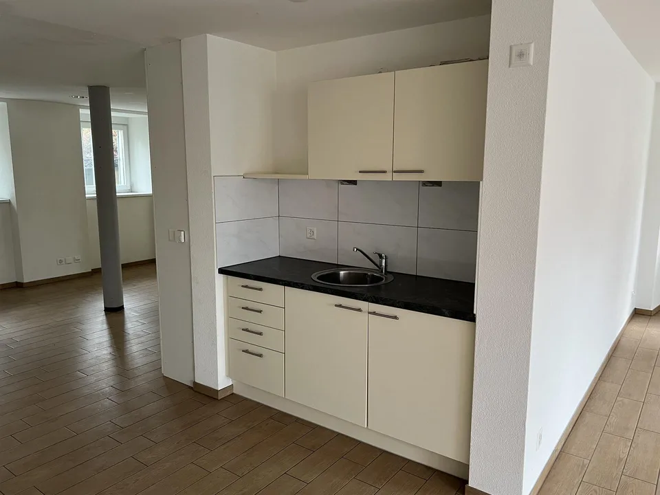 Grosser und geräumiger Gewerberaum/Büro an zentraler Lage in Mellingen