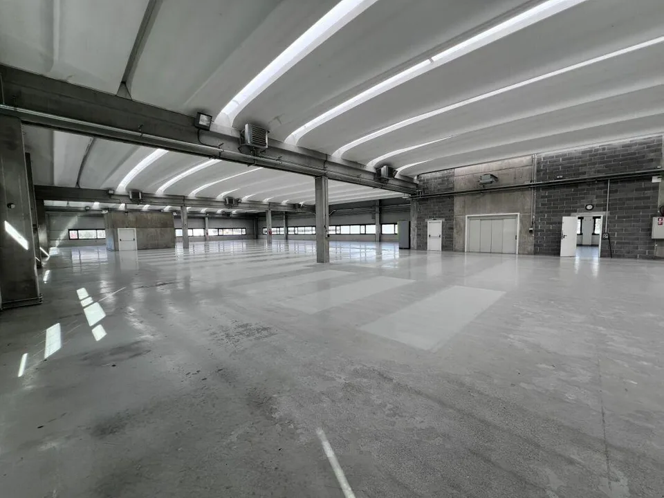 Superficie artigianale/industriale/uffici (frazionabile)
