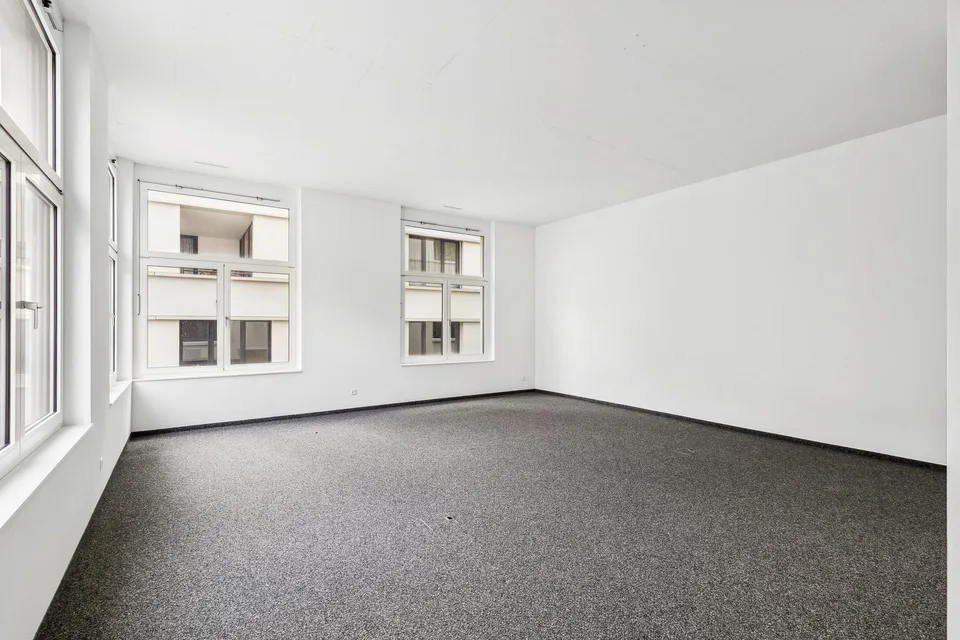 Starten Sie hier durch! Voll ausgebautes, neues Büro an zentralster...
