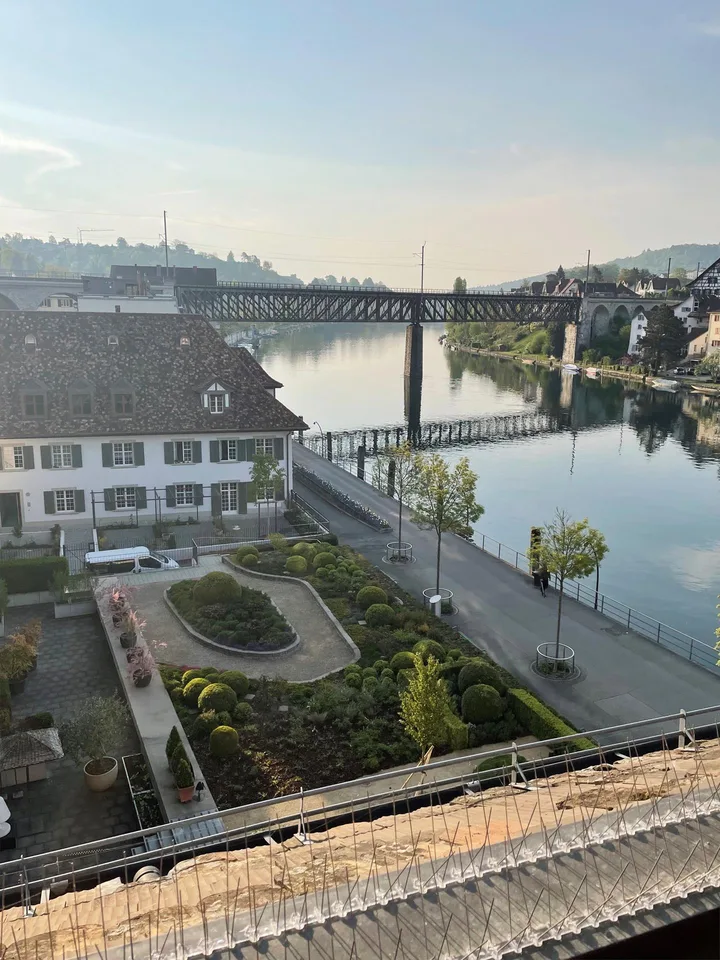 Arbeiten im historischen Güterhof am Rhein
