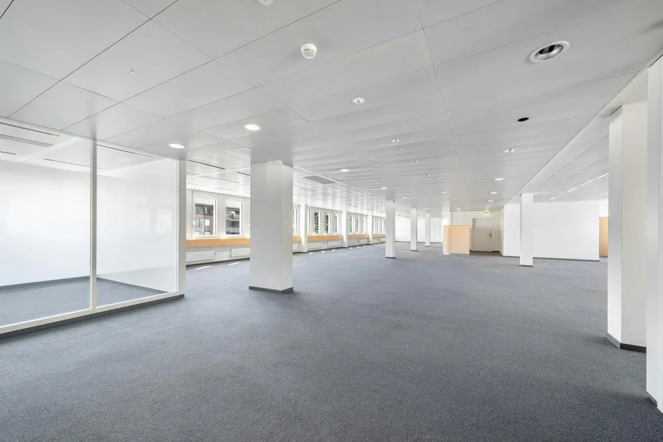 Bezugsfertige, hochwertig ausgebaute Büroflächen in Flughafennähe!