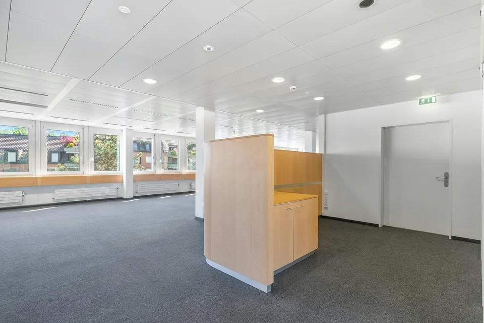 Bezugsfertige, hochwertig ausgebaute Büroflächen in Flughafennähe!