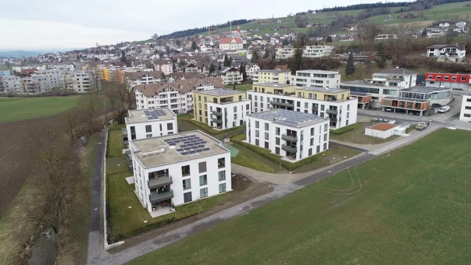 Einstellhallenplatz im Windbüelfeld zu vermieten