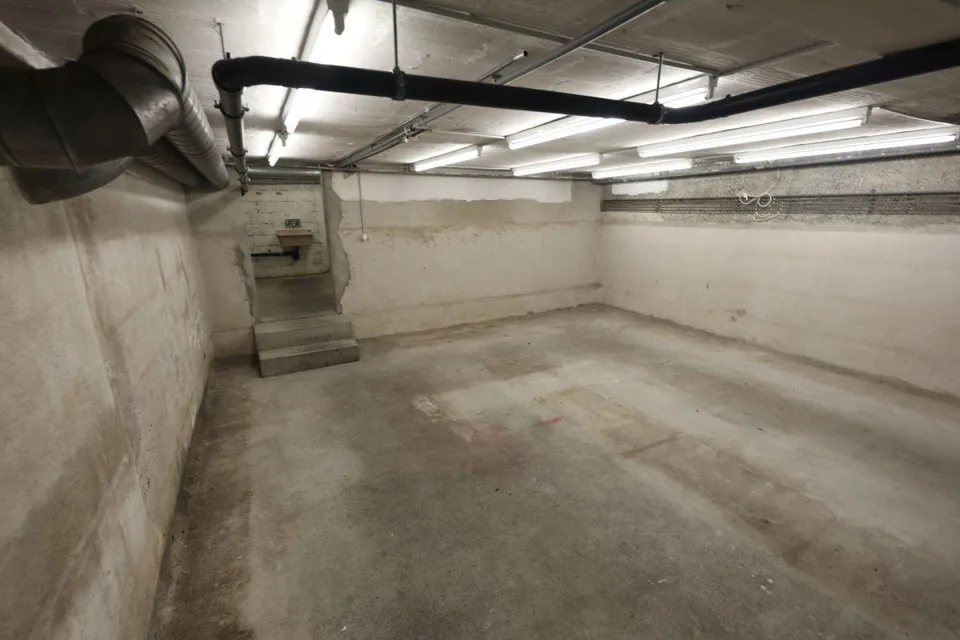 Grosses Ladenlokal für Gewerbe im Erdgeschoss – Foto 14 von 17
