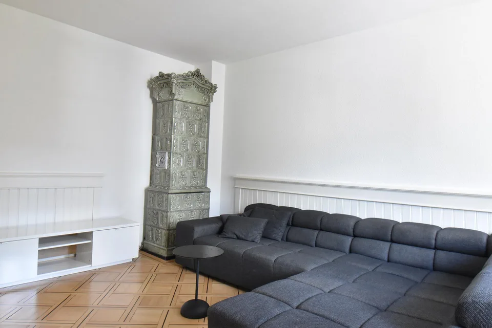 sonnige, möblierte  Jugendstilwohnung