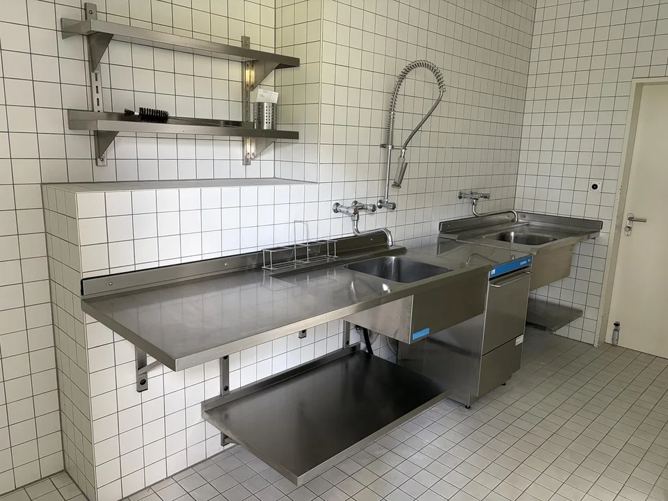 Büro / Atelier / Schulungsraum / Gewerberaum mit Küche im Dachgeschoss – Foto 15 von 17