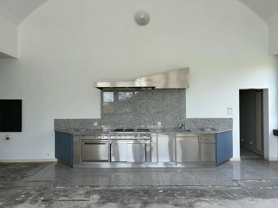 Büro / Atelier / Schulungsraum / Gewerberaum mit Küche im Dachgeschoss – Foto 12 von 17