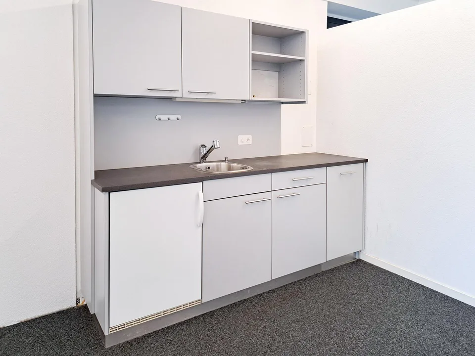 Grosszügige Büroräumlichkeiten 200m2 – photo 9 of 11