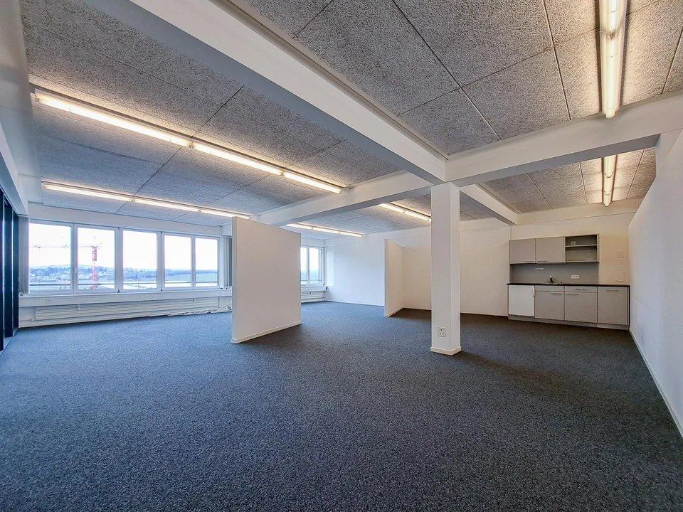 Grosszügige Büroräumlichkeiten 200m2