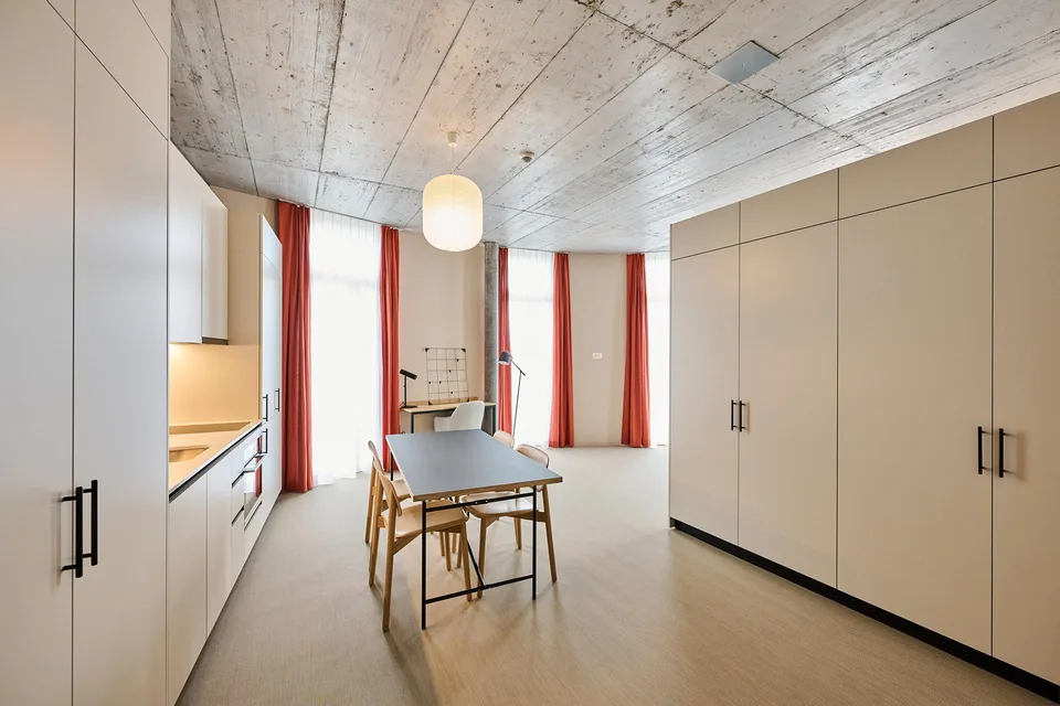 Suite 1-bedroom apartment furnished – photo 11 of 14