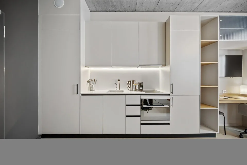 Spacy 1-bedroom apartment furnished – photo 13 of 15