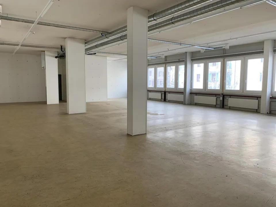 Surface administrative d'env. 290m2 à louer au 1er étage au Locle