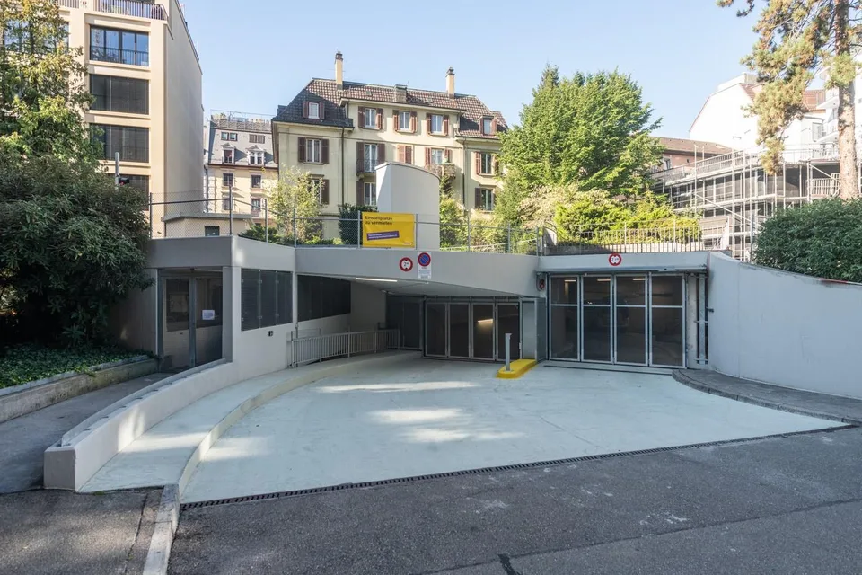 Steht Ihr Auto auch schon zentral in Oerlikon?