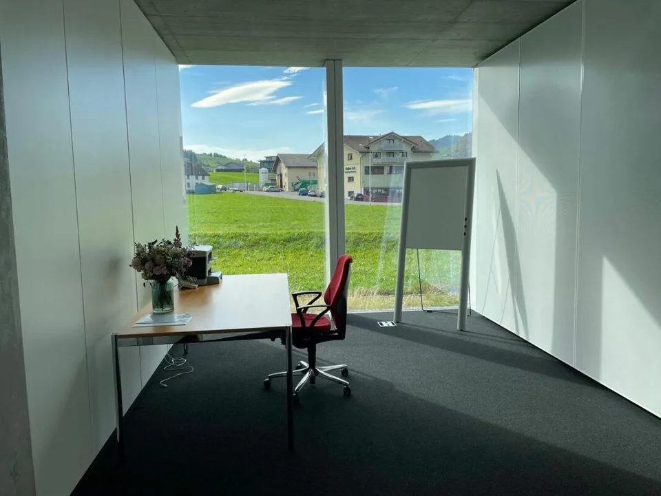 KLEIN, ABER FEIN... Top-modernes, gekühltes Büro für Ihren nachhalt...