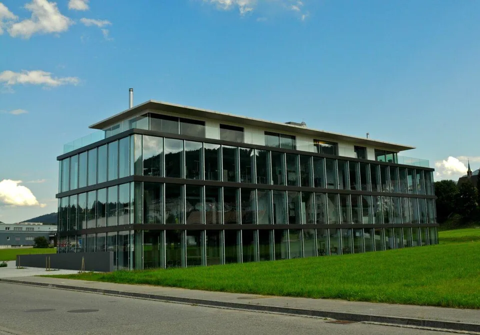 KLEIN, ABER FEIN... Top-modernes, gekühltes Büro für Ihren nachhalt...