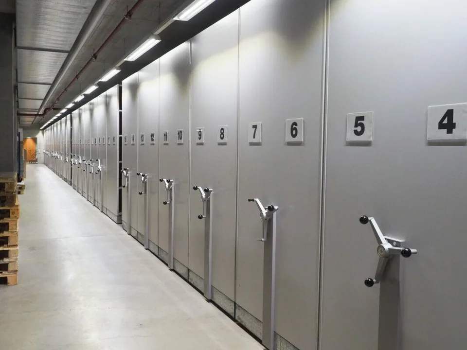 Archiv mit Schieberegalen / Archivsystem