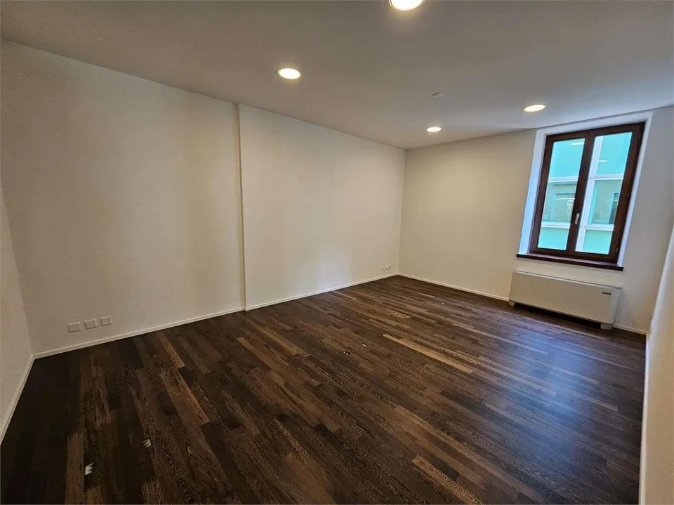 Lugano centro, affitto ufficio 4.5 loc di 120 mq