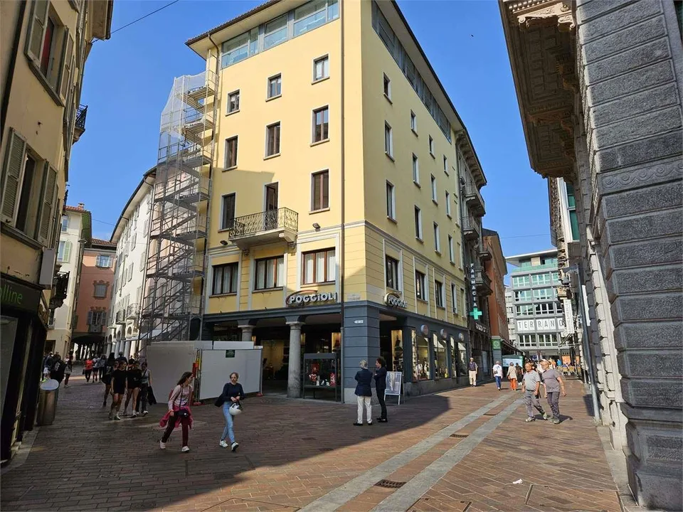 Lugano centro, affitto ufficio 4.5 loc di 120 mq