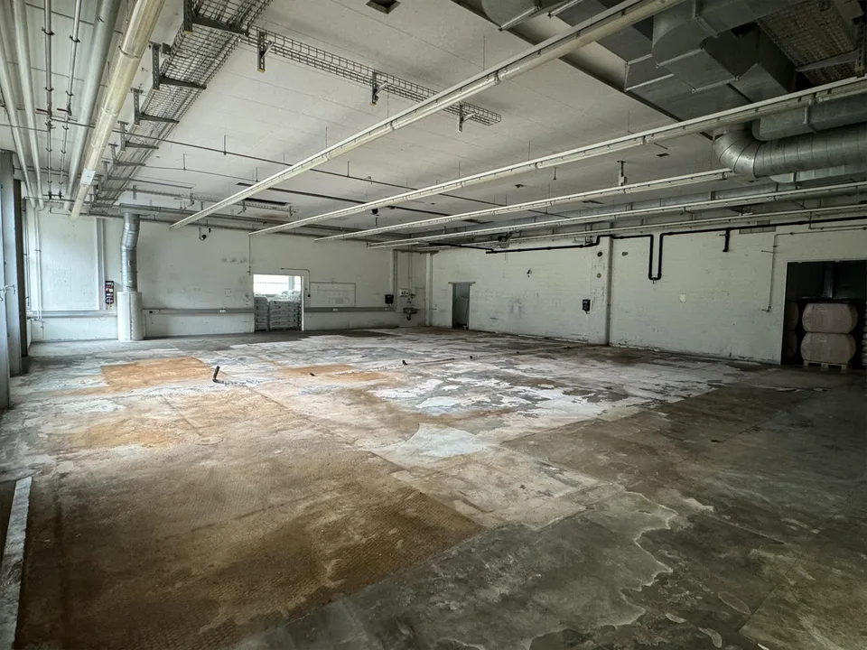 Bis zu 1'600 m2 Produktions- und Lagerräumlichkeiten in Domat/Ems – Foto 7 von 11