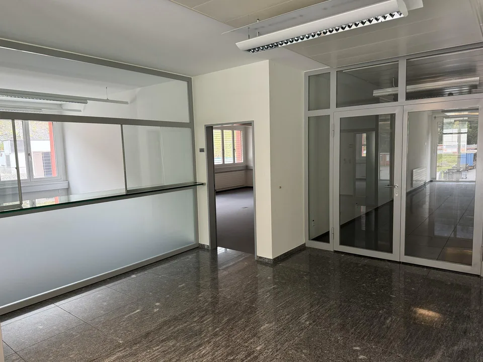 Bis zu 660 m2 Büroräumlichkeiten in Domat/Ems