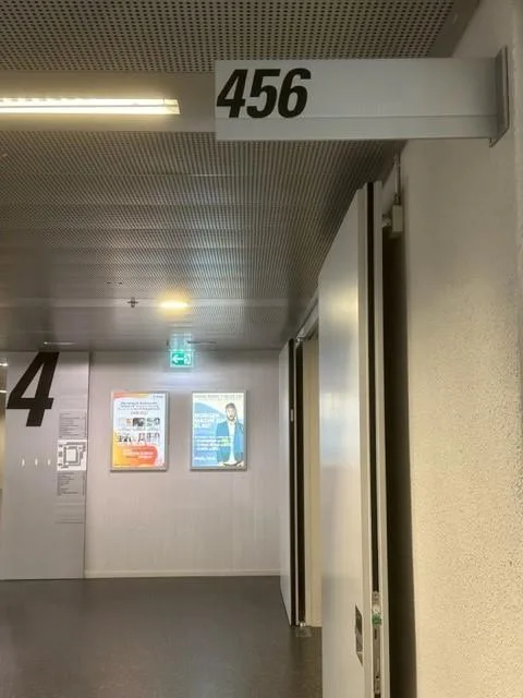 Einmalige Gelegenheit im TMC..!! im beliebten 4. OG Showroom/Büro – photo 7 of 9