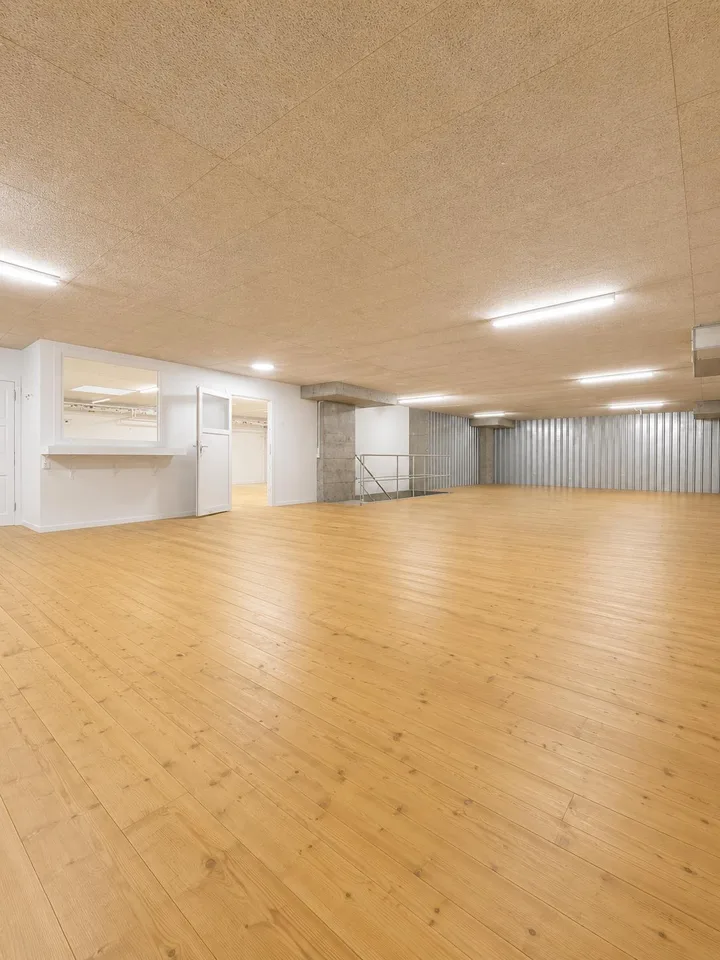 Grosszügige Lagerfläche auf zwei Etagen mit ca. 570 m² zu vermieten