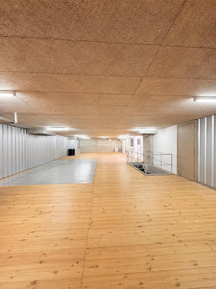 Grosszügige Lagerfläche auf zwei Etagen mit ca. 570 m² zu vermieten