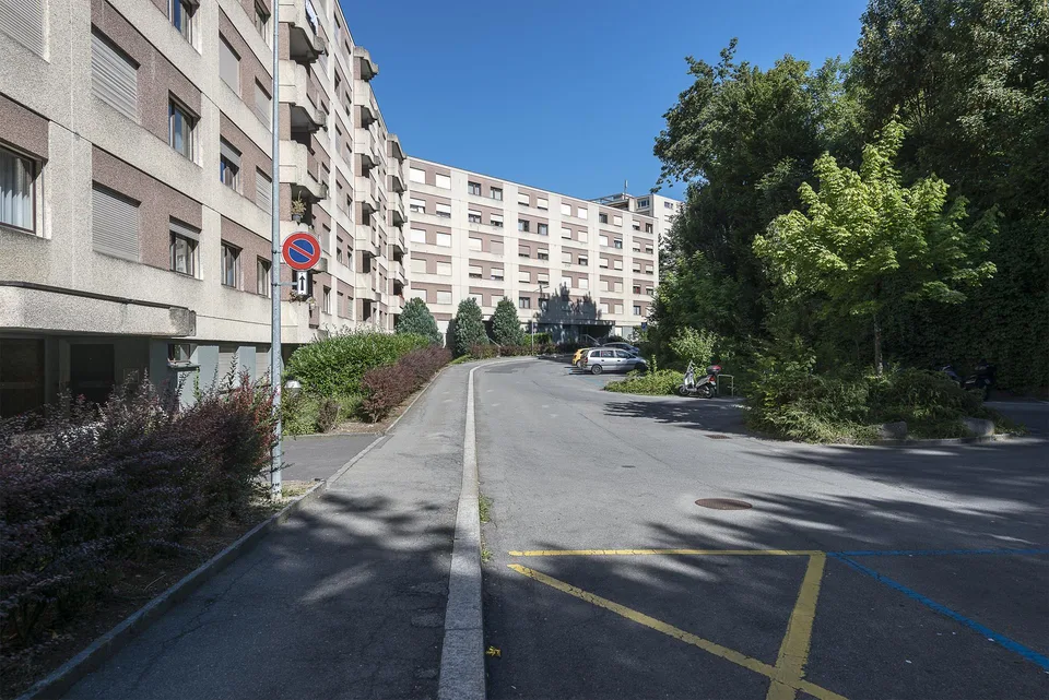 Places de parc extérieures pour moto