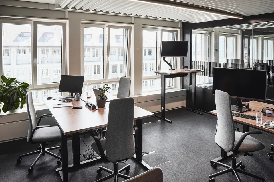 Lichtdurchflutetes Office im Herzen der Stadt Zürich