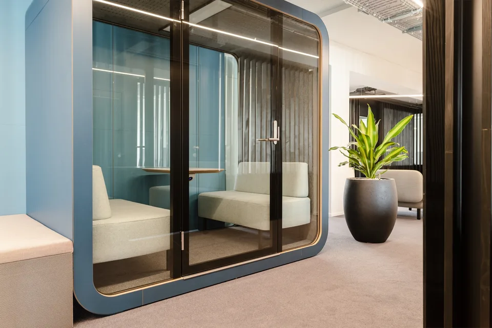 Lichtdurchflutetes Office im Herzen der Stadt Zürich