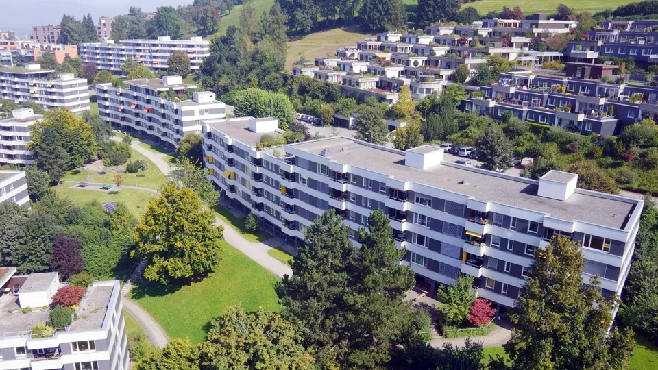 Einstellplätze und Garagenboxen zu vermieten