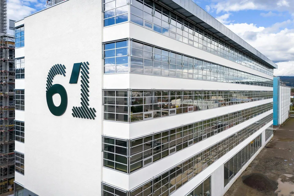 Moderne Büro- und Gewerbeflächen von 1'200 m2 oder mehr